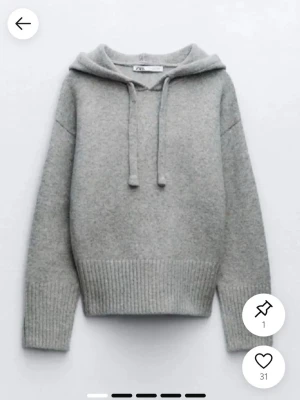 Grå sticka hoodie från Zara -  Säljer min gråa stickade tröja från Zara som inge säljs längre har använt en få gånger