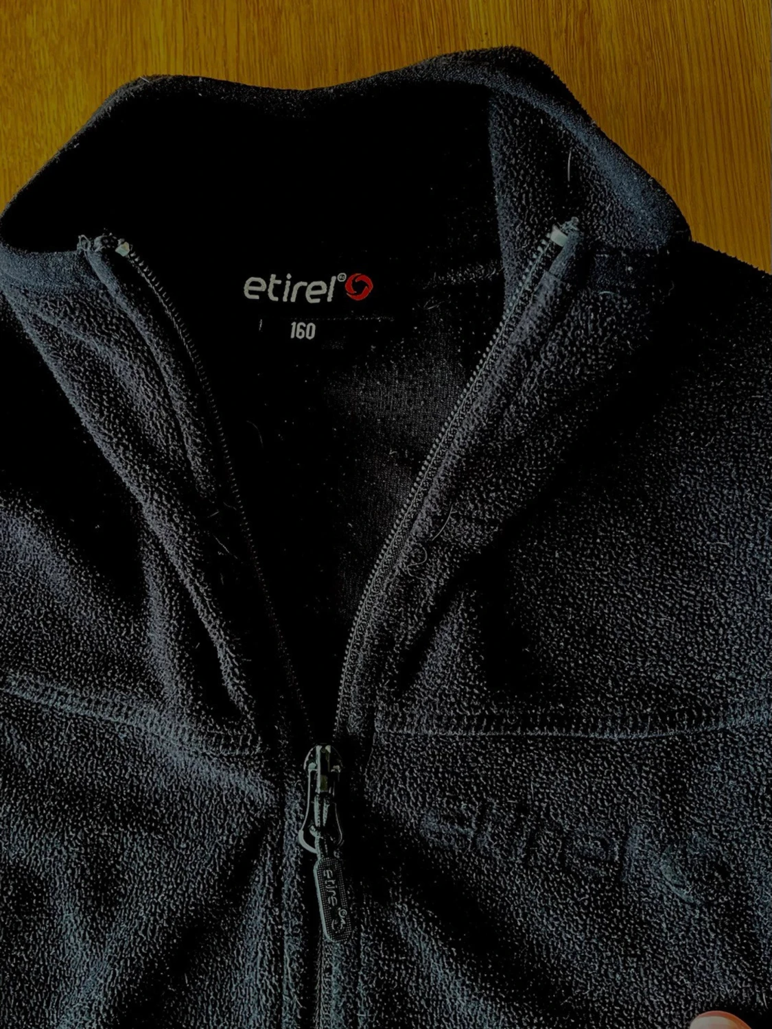 Svart fleecejacka från Etirel - 1
