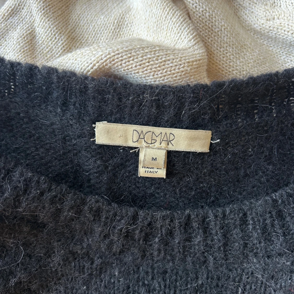 Svart stickad tröja - 2