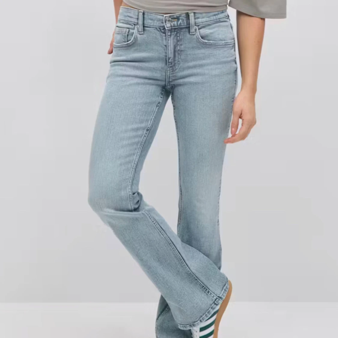 Low waist bootcut jeans