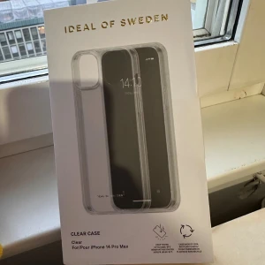 Clear Case iPhone 14 Pro Max - Helt nytt, transparent mobilskal från Ideal of Sweden, för iPhone 14 Pro Max. 