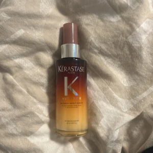 Kérastase Nutritive Night Serum - Kérastase Nutritive 8H Magic Night Serum med växtbaserade proteiner och niacinamid. Varan är helt oanvänd och Nypriset var 715kr. Kan mötas upp i Stockholm, köparen står för frakten.💕