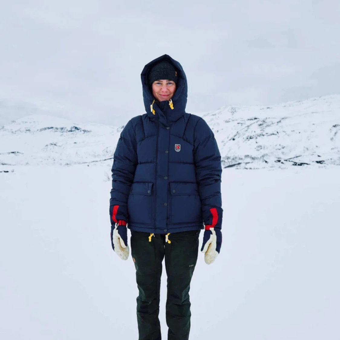 Mörkblå dunjacka från Fjällräven