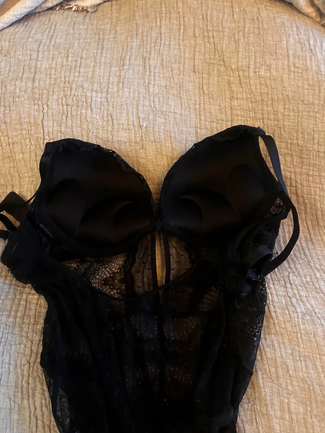 Svart spetts body - 1