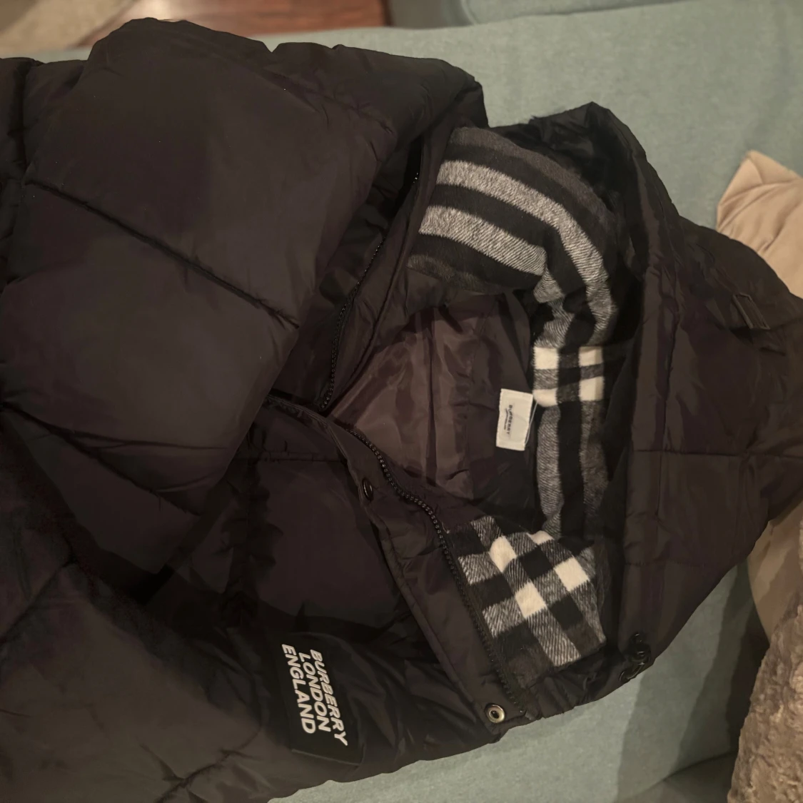 Svart Burberry jacka  - 1