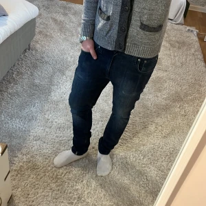 Nudie jeans Lean Dean  - Nudie Jeans | skick 9/10 | Storlek 32/30 | Pris - 549kr | Modellen är ca 178cm lång | Hör av dig vid minsta fråga eller fundering!!