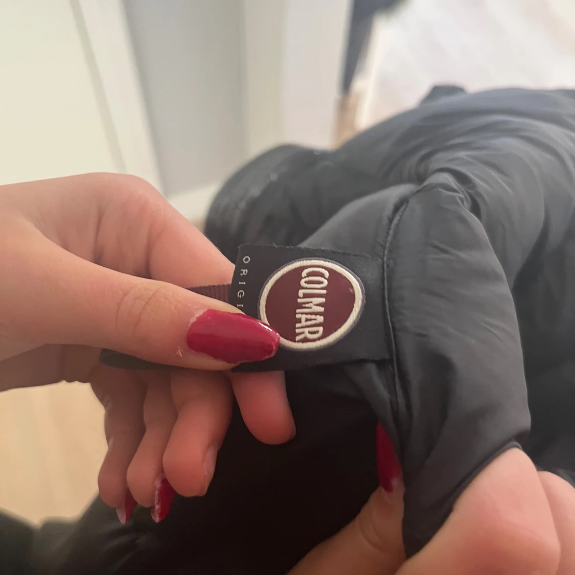 Svart pufferjacka från Colmar - 3