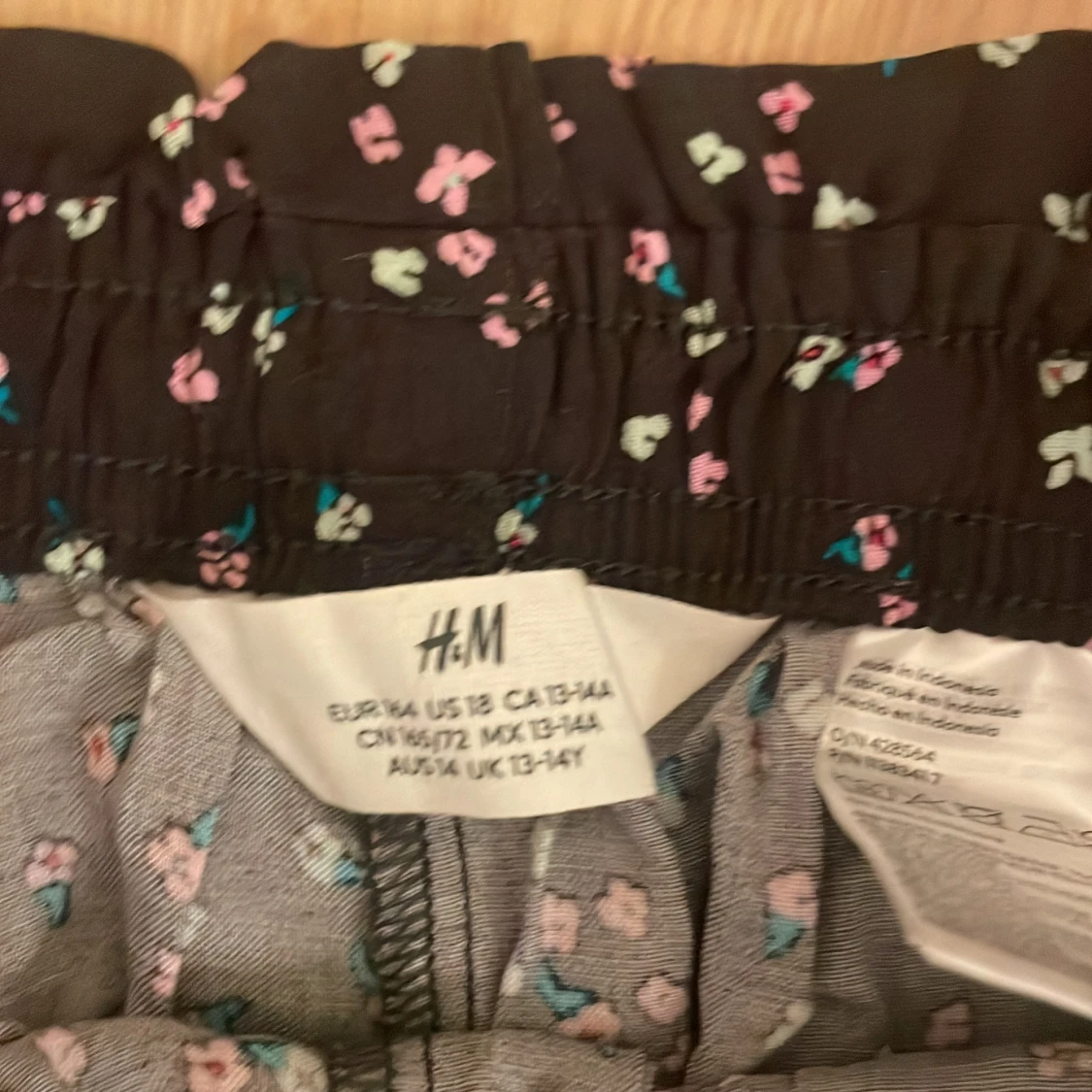 Tre mönstrade byxor från H&M, strl 164 - 1