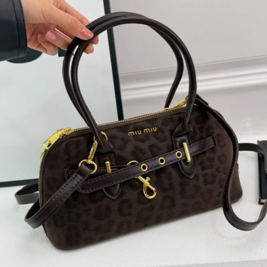 Leopardmönstrad handväska från Miu Miu - 4