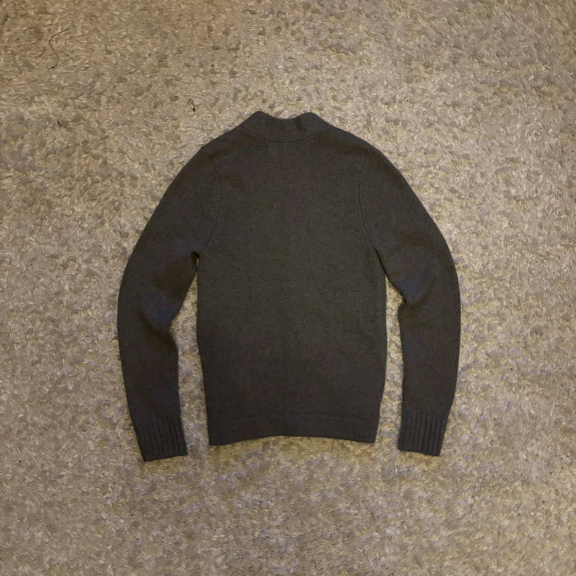 Grå stickad kofta från Hollister - 2