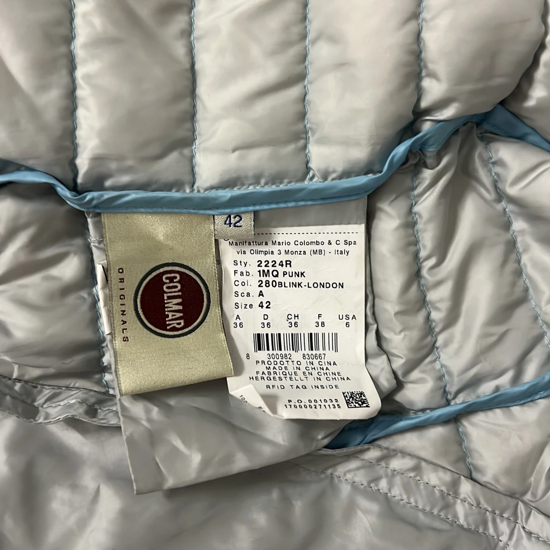 Ljusblå dunjacka från Colmar - 1