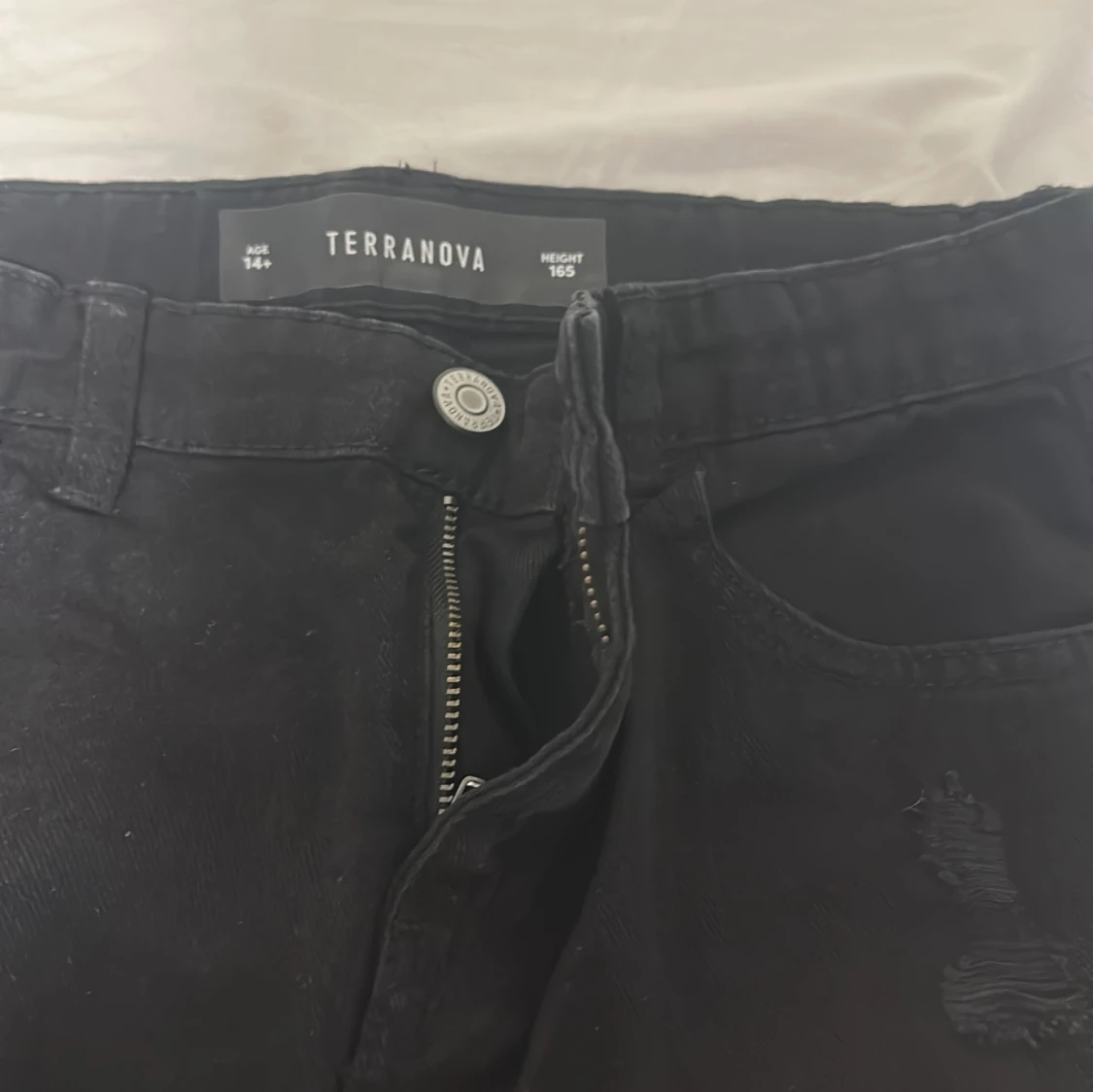 Svarta jeansshorts från Terranova - 4