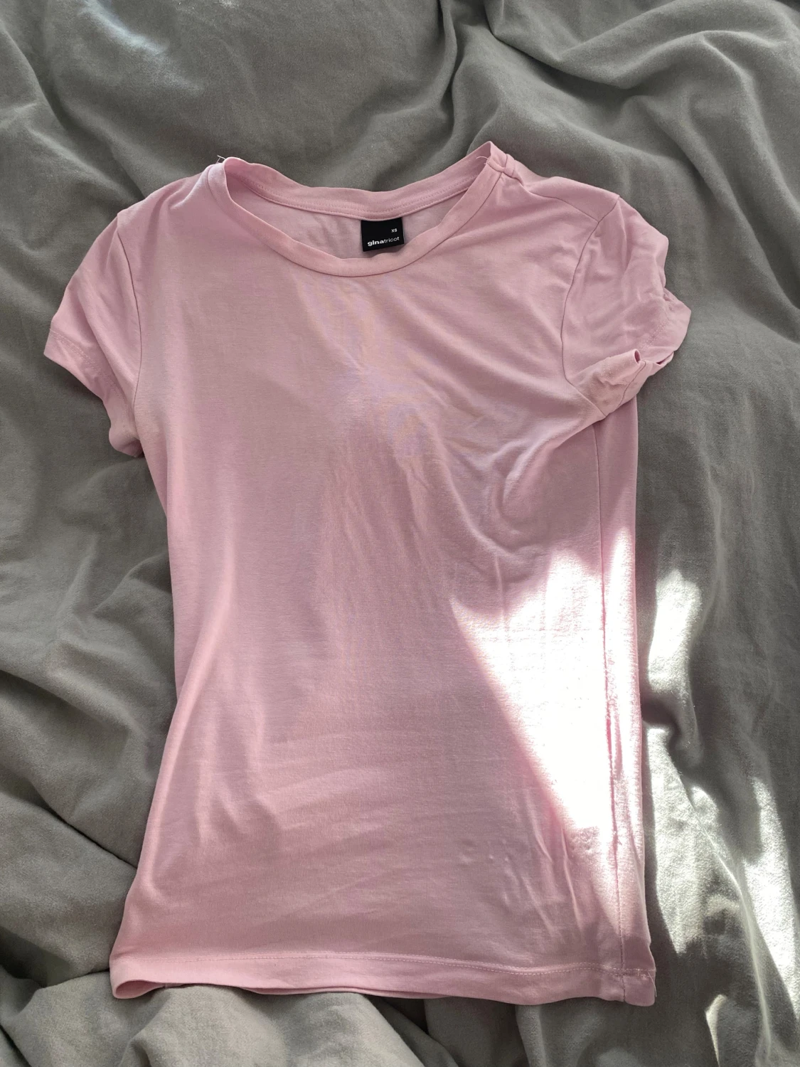 Ljusrosa t-shirt  - 1