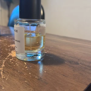 ESSNCE Perenne Amore Eau de Parfum - Essnce parfym 50% kvar. 