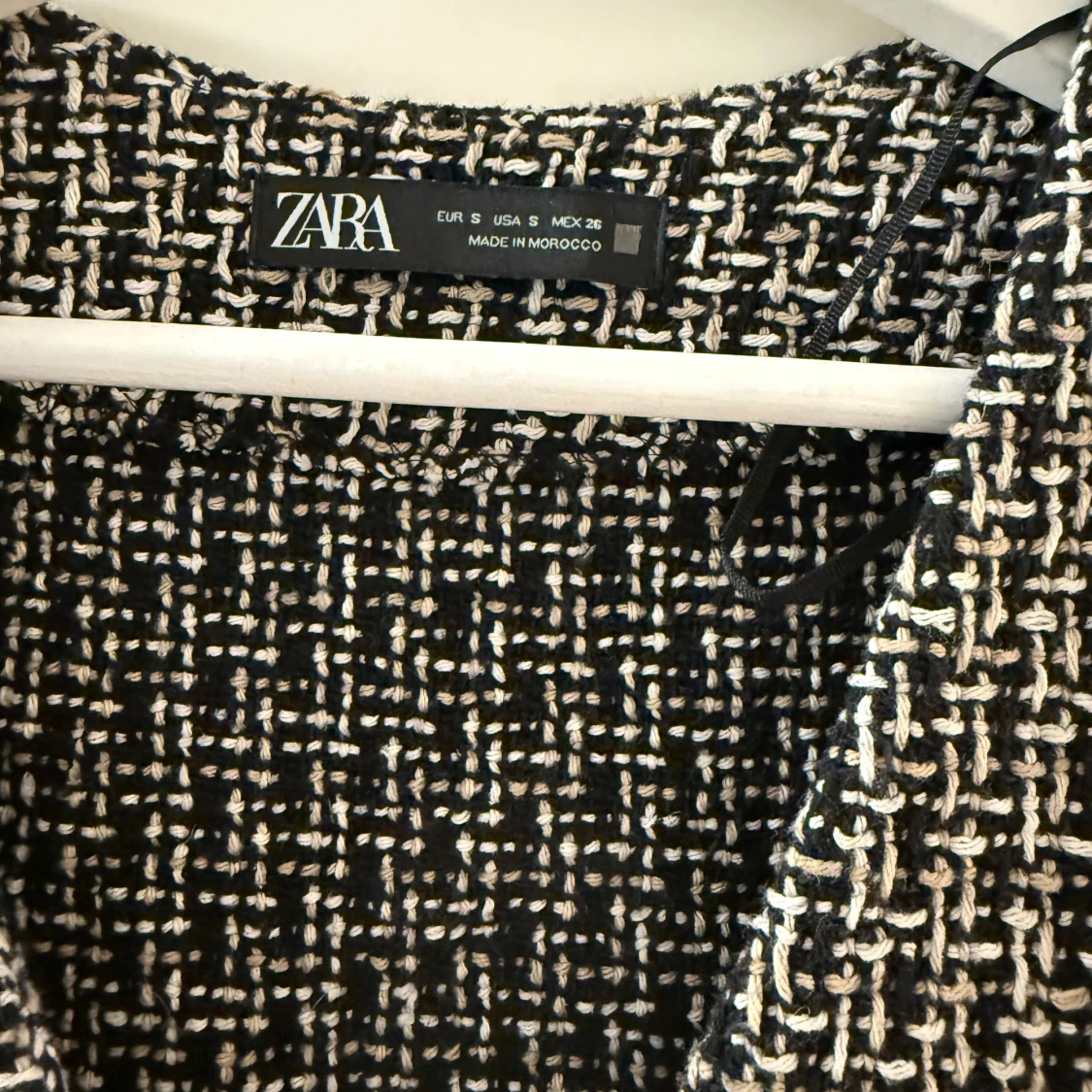 Svartvit rutig kappa från Zara - 3