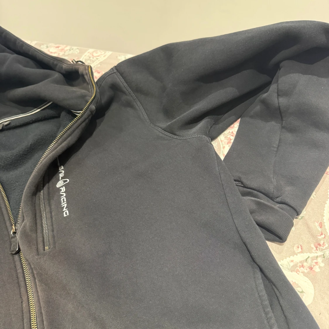 Svart hoodie från Sail Racing XL - 2