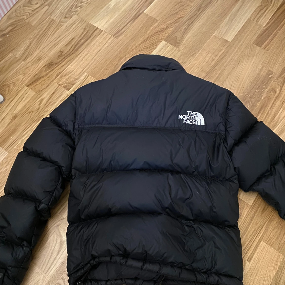 Svart pufferjacka från The North Face - 3