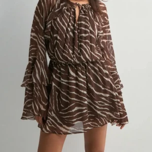 Klänning - Köpte två storlekar för att testa och missade retur datumet. Så den är helt ny! Köpt för 499kr men säljer för 349kr 💞🩷