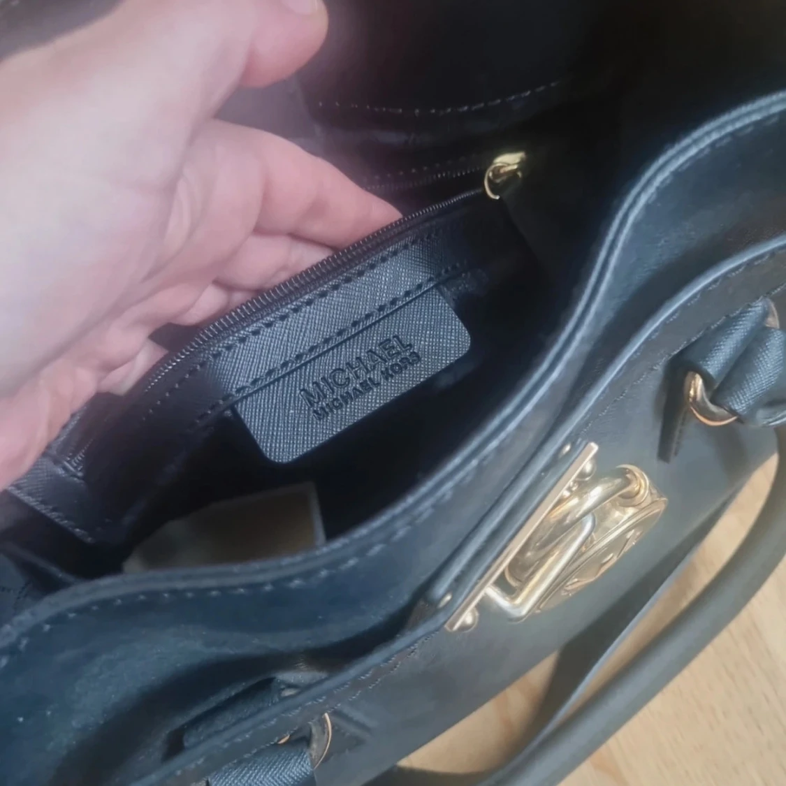 Svart handväska från Michael Kors, Hamilton  - 3