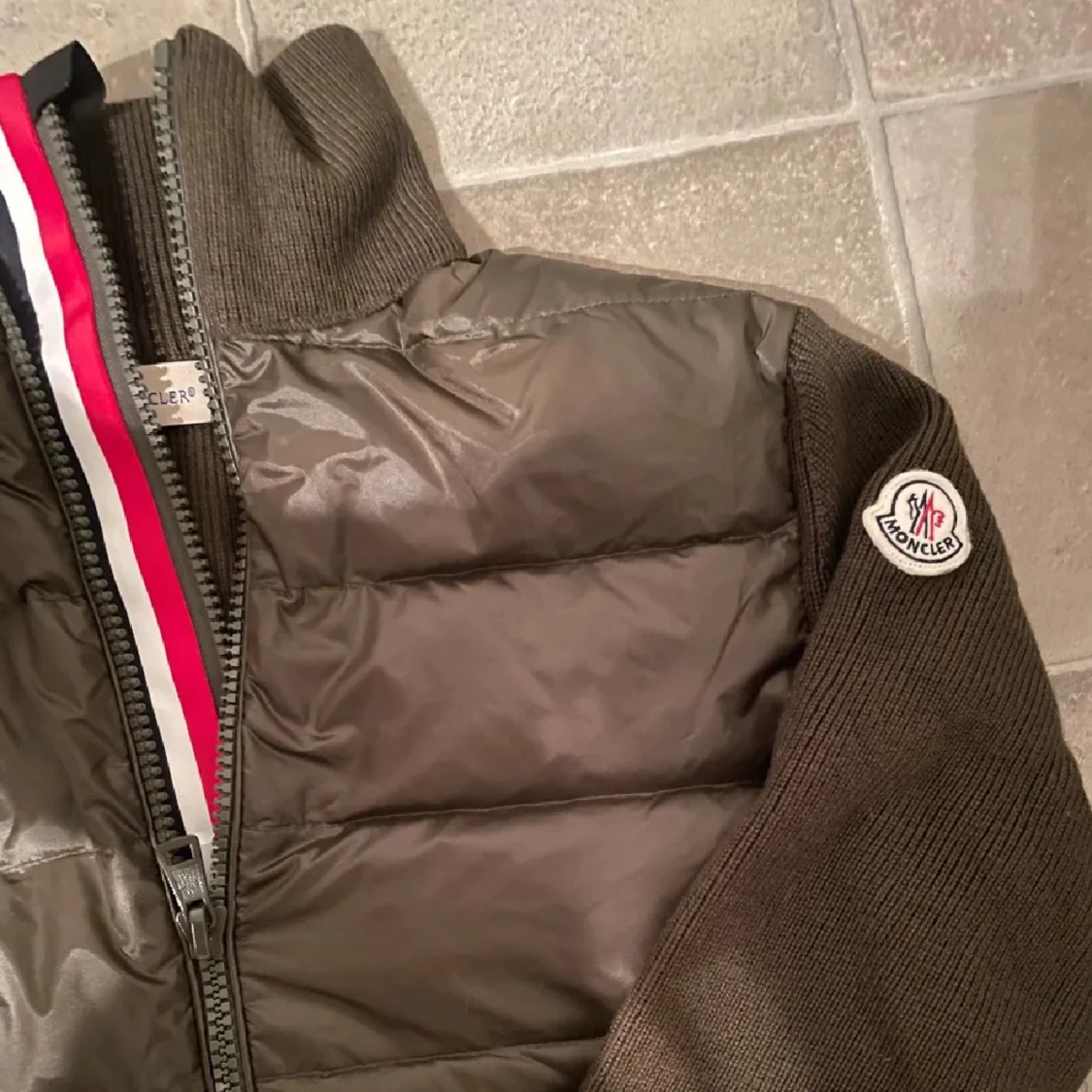 Oliv grön cardigan från Moncler - 1