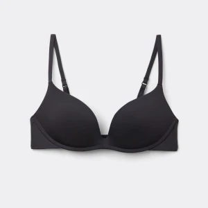 svart gioia bh intimissimi - slät svart gioia push up bh från intimissimi i storlek 80C, sparsamt använd i mycket fint skick!