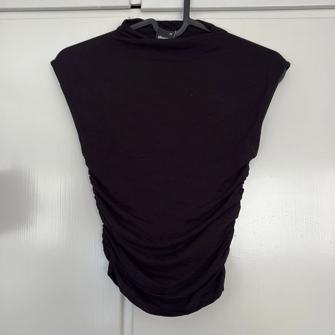 Svart topp från Gina Tricot