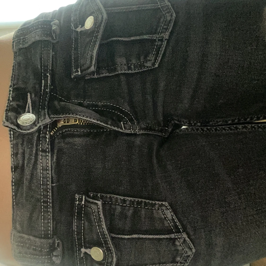 Svarta bootcut jeans från gina tricot young  - 2