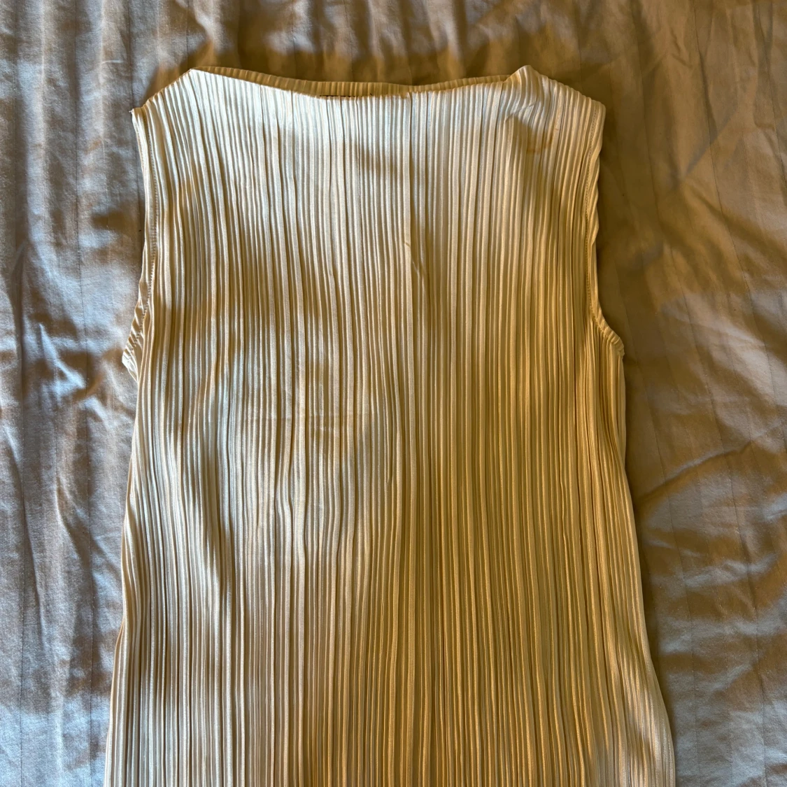 Plisserad ärmlös topp från Stockh LM - 2