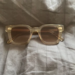 Chimi glasögon - Solglasögon från Chimi i modellen 04 färgen Ecru. Nypris 1300. 