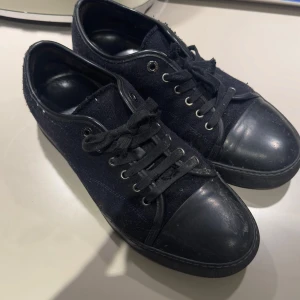 Lanvin Cap Toe - Använda som Beaters därav skicket och priset, återkom gärna med bud då priset inte är hugget i sten.