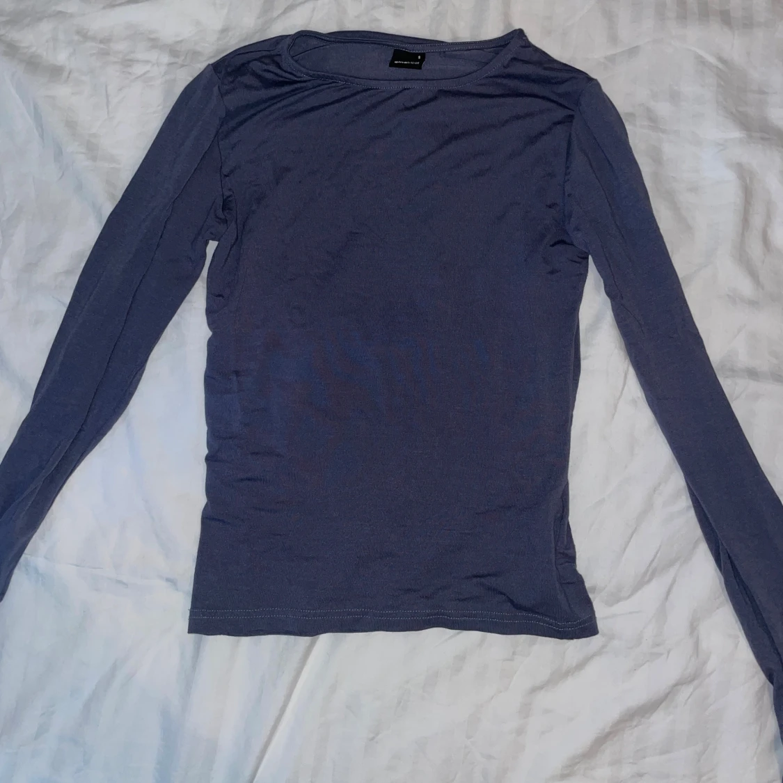 Mörkblå långärmad tröja