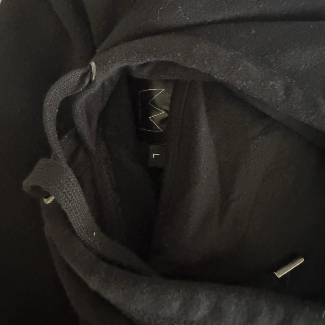 Svart hoodie Barn av vår tid Tour - 2