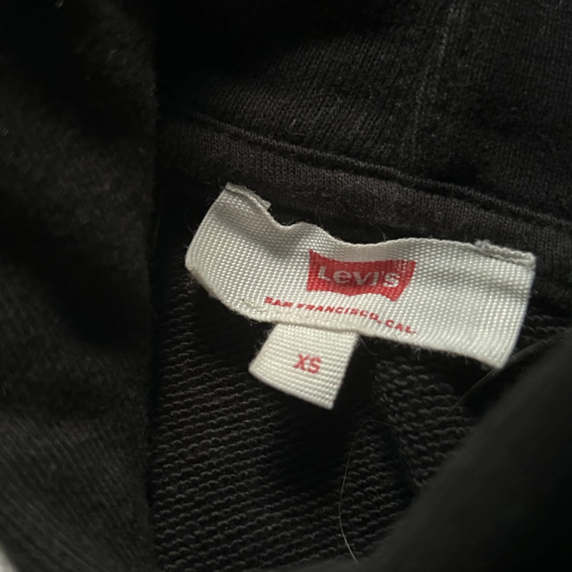Svart Levi’s hoodie  - 1