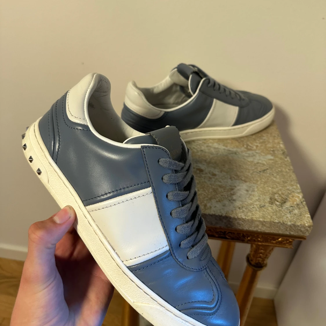 Valentino Garvani flycrew  - 1