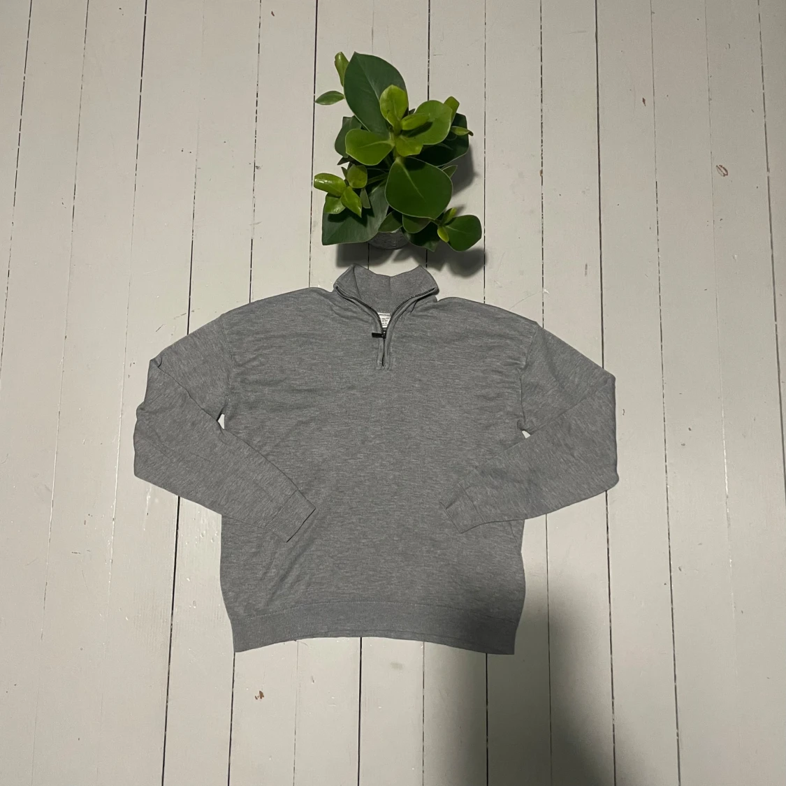 Grå half zip tröja från Lindex