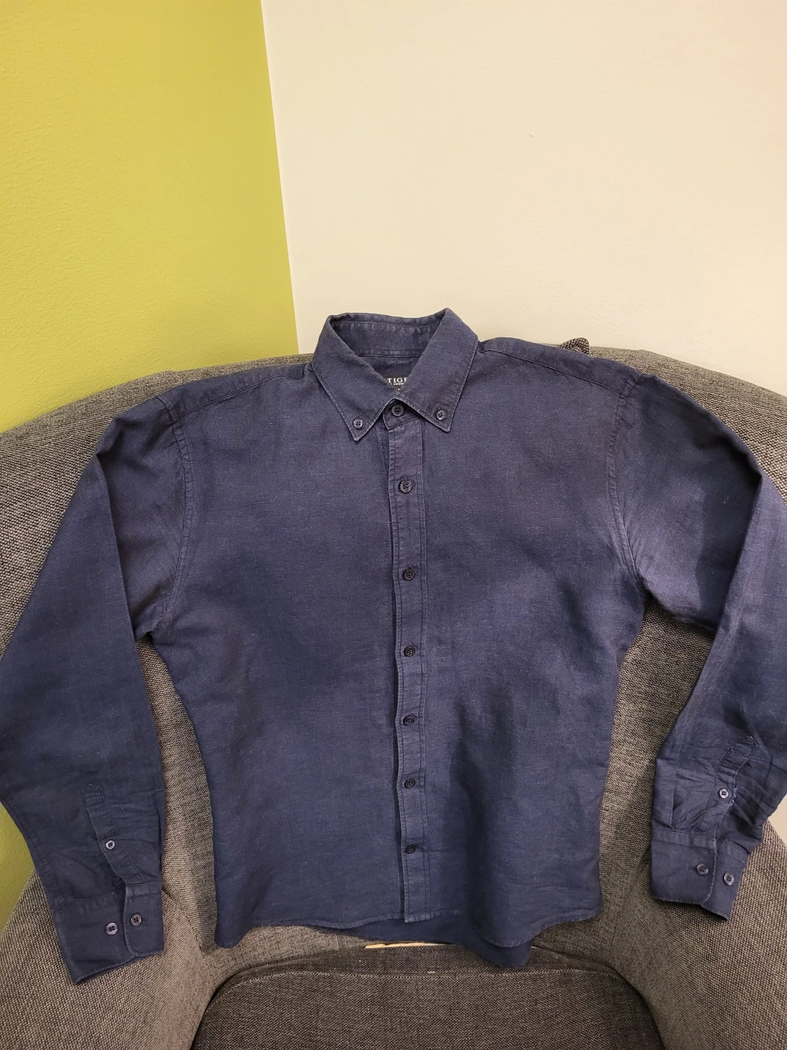 Mörkblå skjorta från Tiger of Sweden M - 1