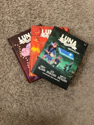 Böker - Säljer tre Böker  2,3 och 4 från serien Luna och superkraften 