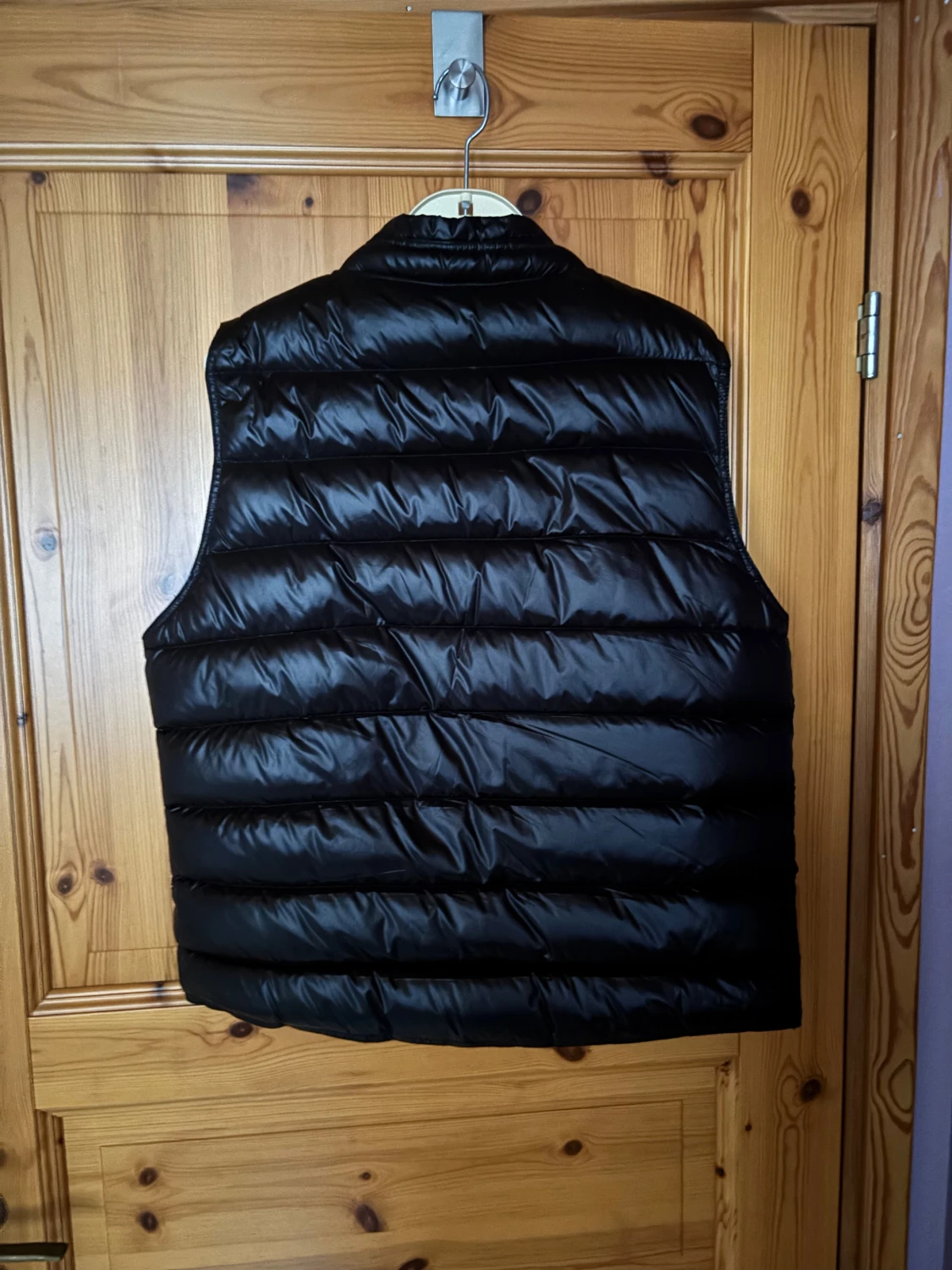 Svart dunväst från Moncler - 1