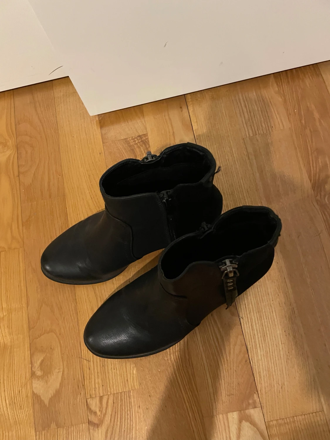 Svarta boots med dragkedja och klack - 2