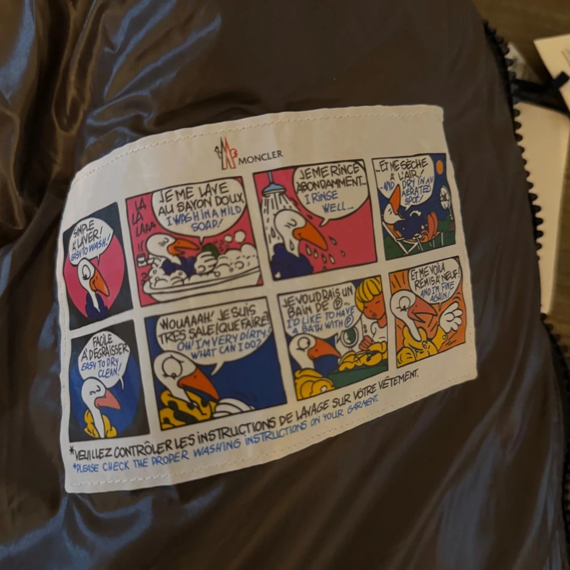 Svart pufferjacka från Moncler - 4