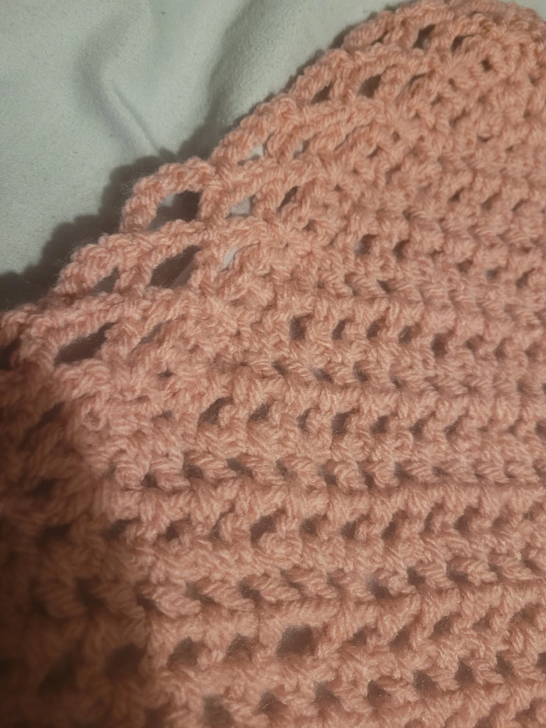 Handvirkad vit slouchy hårscarf - 2