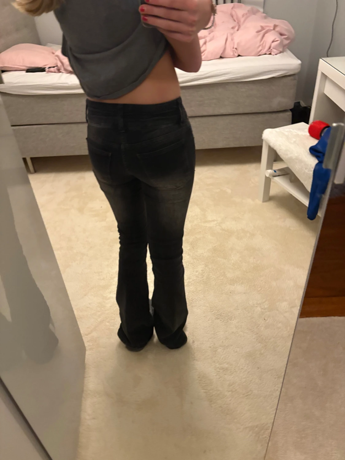 Svarta bootcut jeans med låg midja  - 2