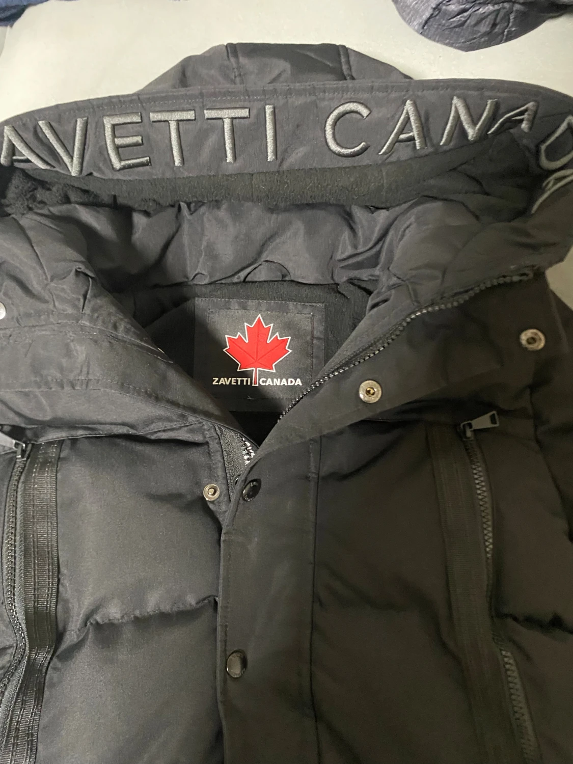 Svart pufferjacka från Zavetti Canada - 2