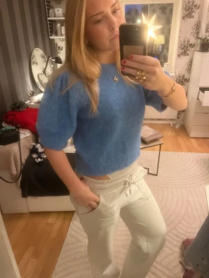 Stickad tröja - Jätteskön stickad tröja från vero moda !💙💙 pris kan diskuteras 💕💕