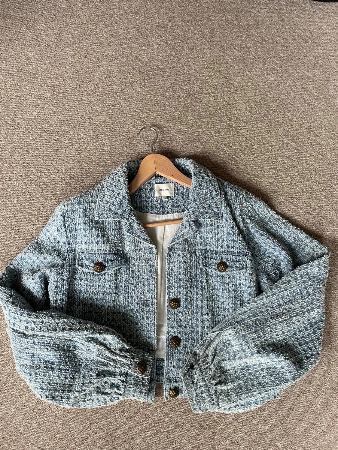 Blå tweedjacka från Gestuz