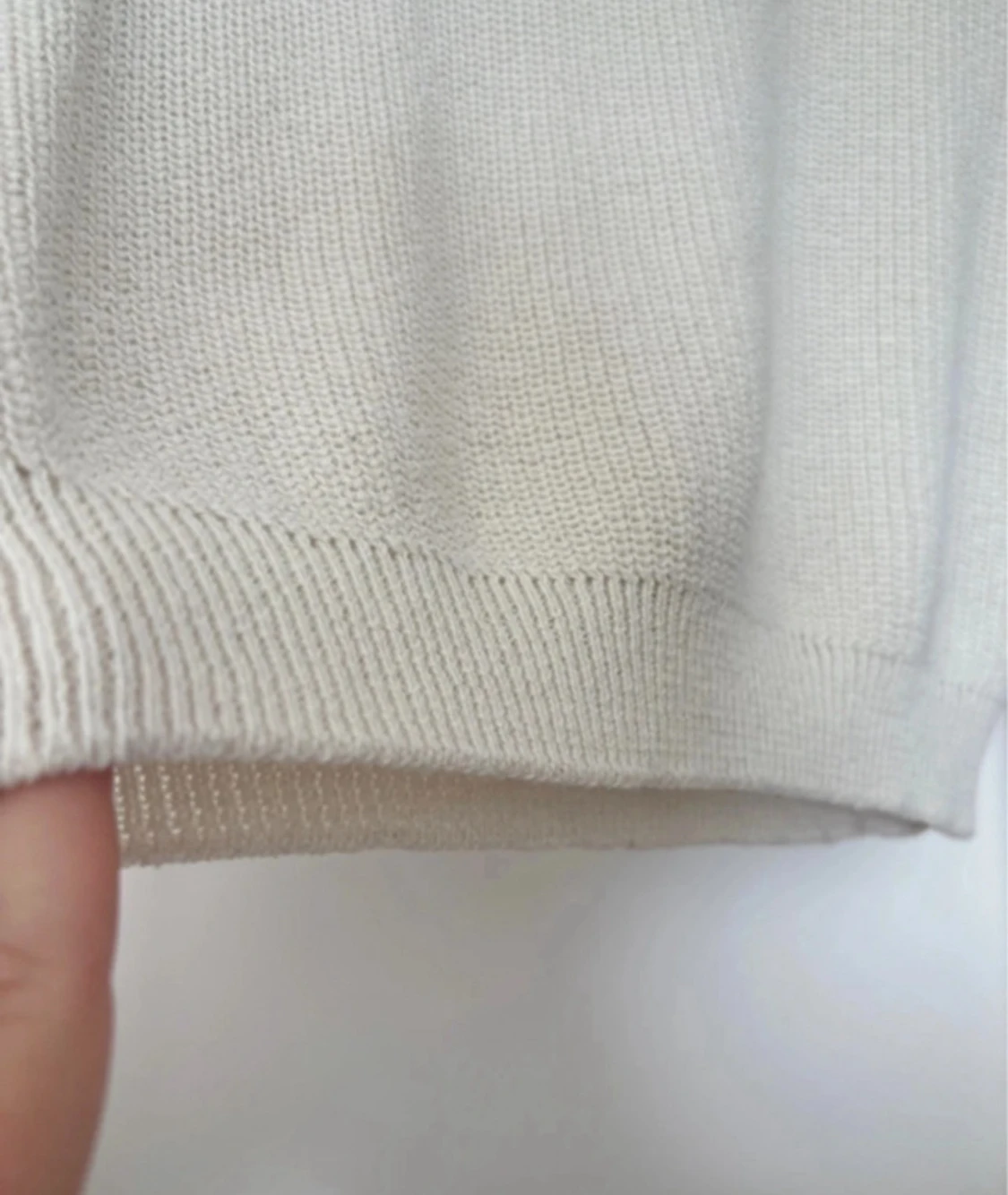 Vit stickad tröja med volangkrage - 2