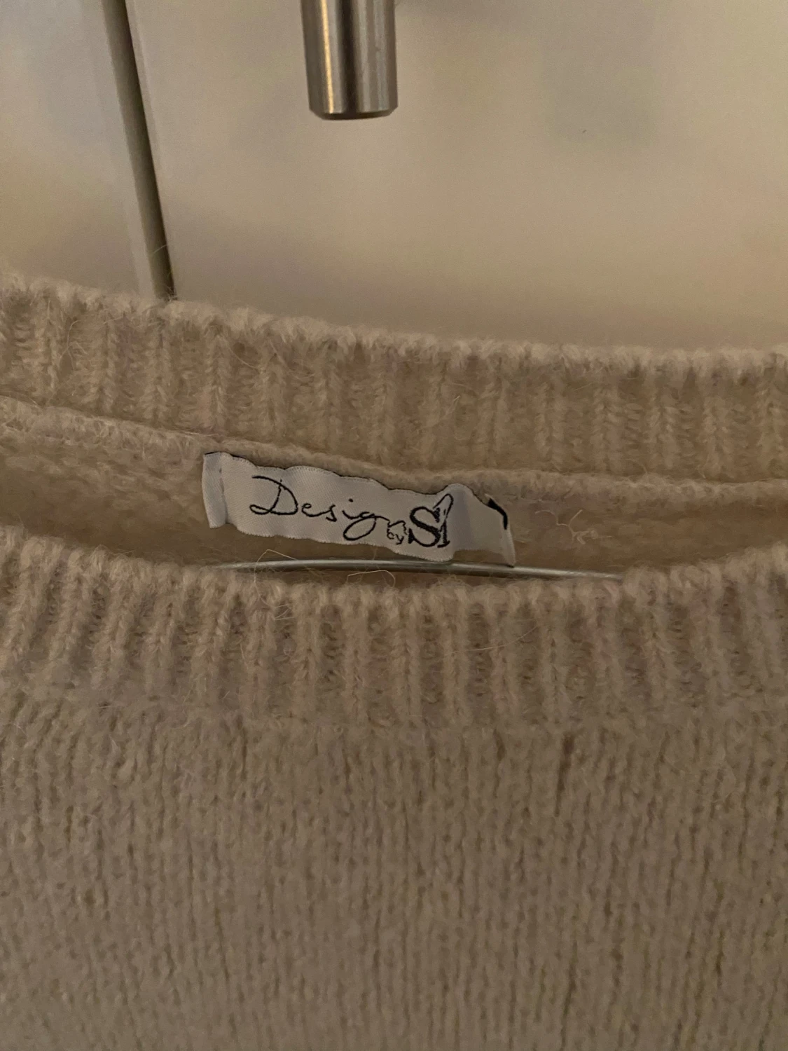  Stickad tröja från Design by Si OBS!! se beskrivning  - 1