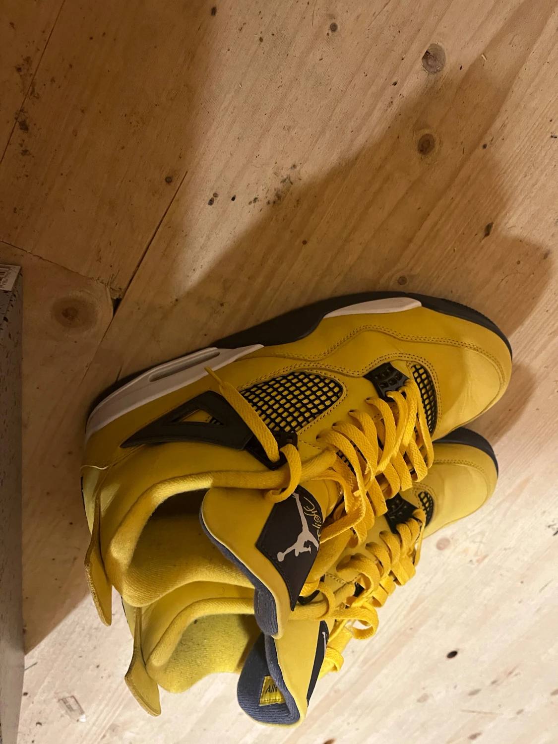 Nike Air Jordan 4 Retro 'Lightning' gul - 5