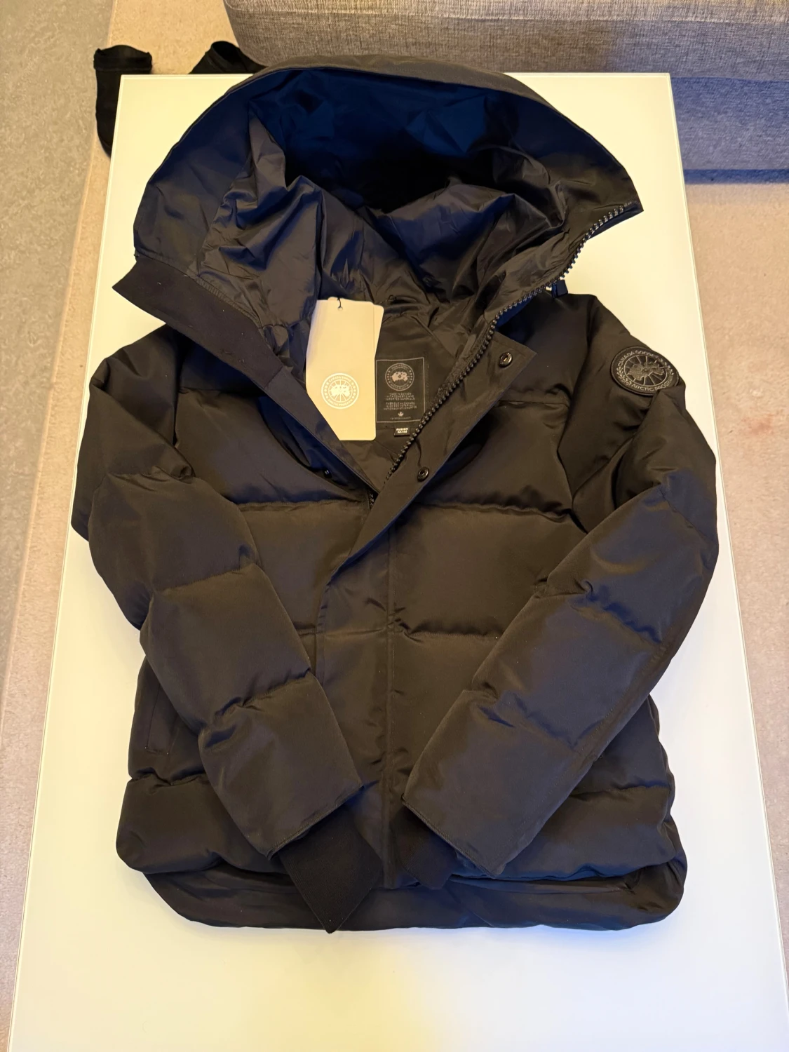 Svart pufferjacka från Canada Goose