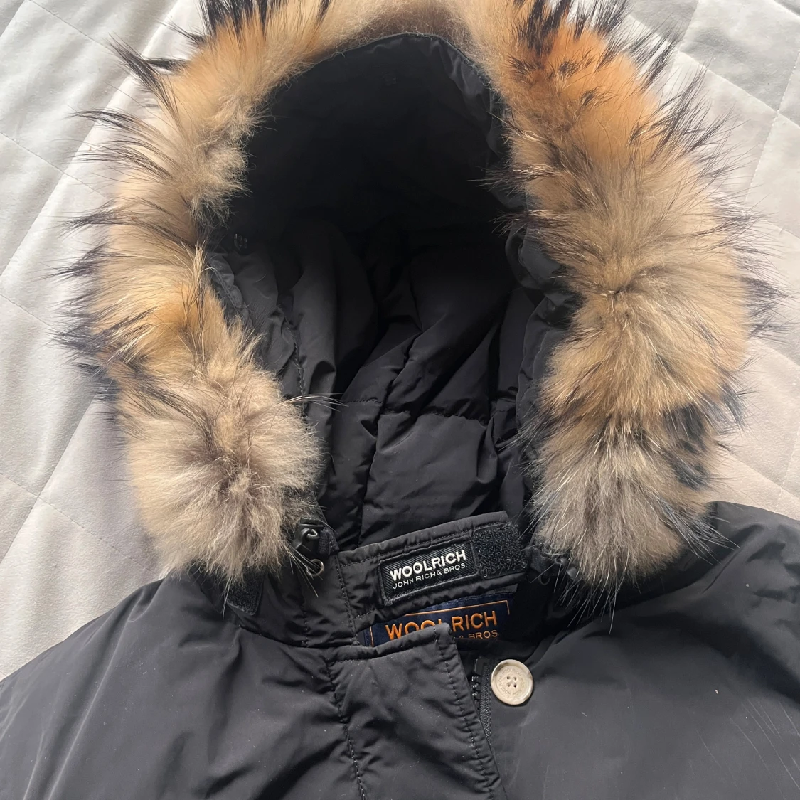 Svart parkas från Woolrich med päls - 3